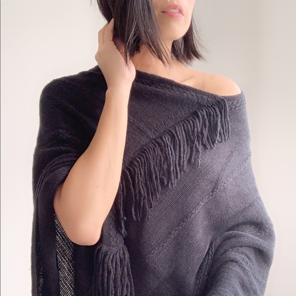 BLACK KNIT SHAWL PONCHO CAPE WITH FRINGES - Picture 4 of 6